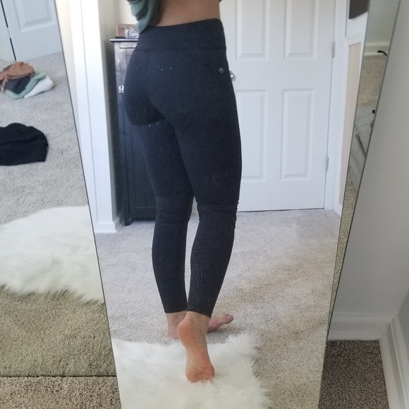 Maaji Workout Leggings! - Picture 2 of 8